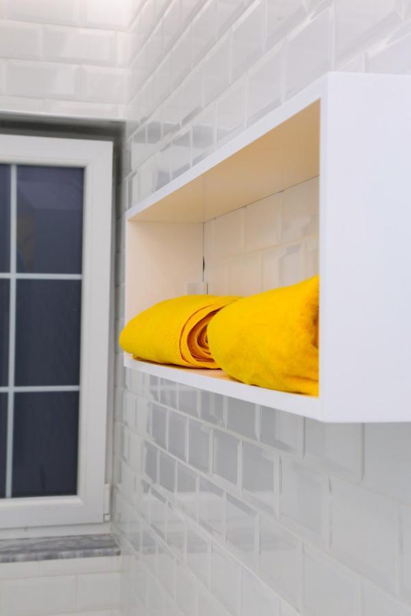 'The Yellow' Condo Berat Exterior photo